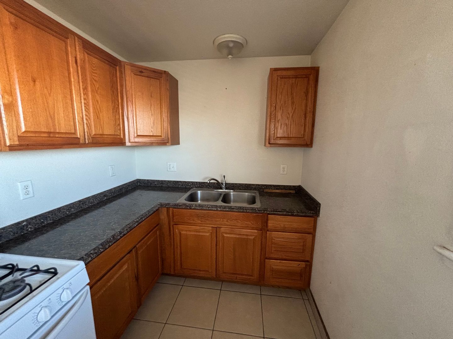 Salinas Apartment: 1337 Garner Ave.