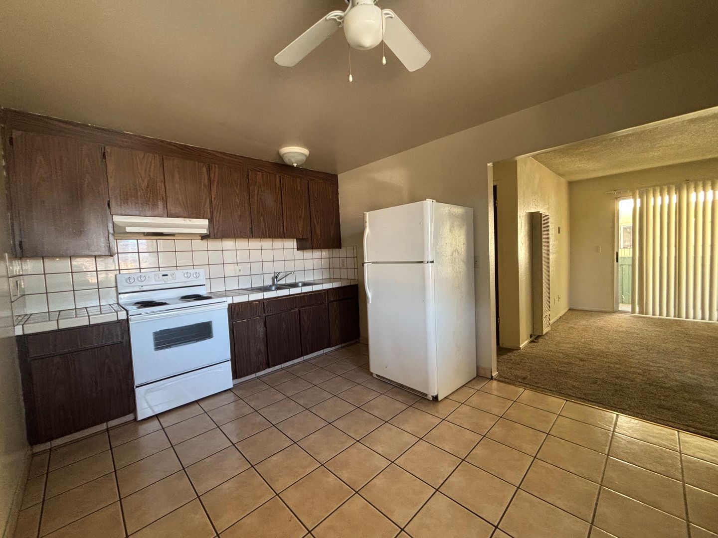 Salinas Apartment: 991 N Madeira Ave