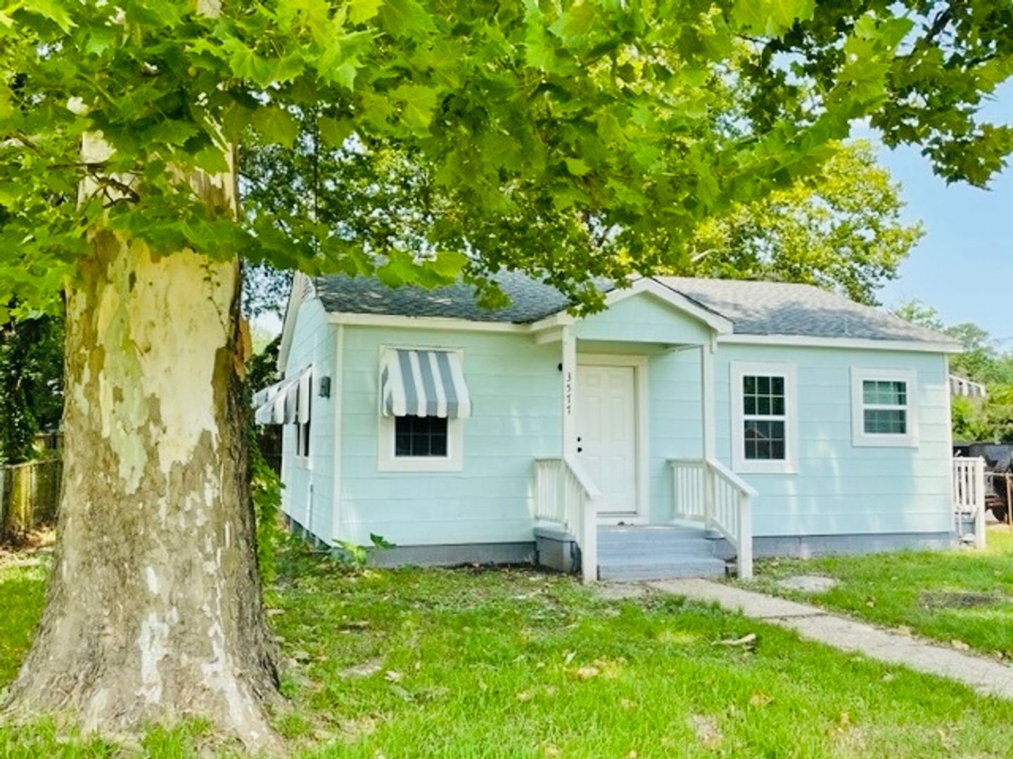 Baton Rouge House: 3577 Mission Drive