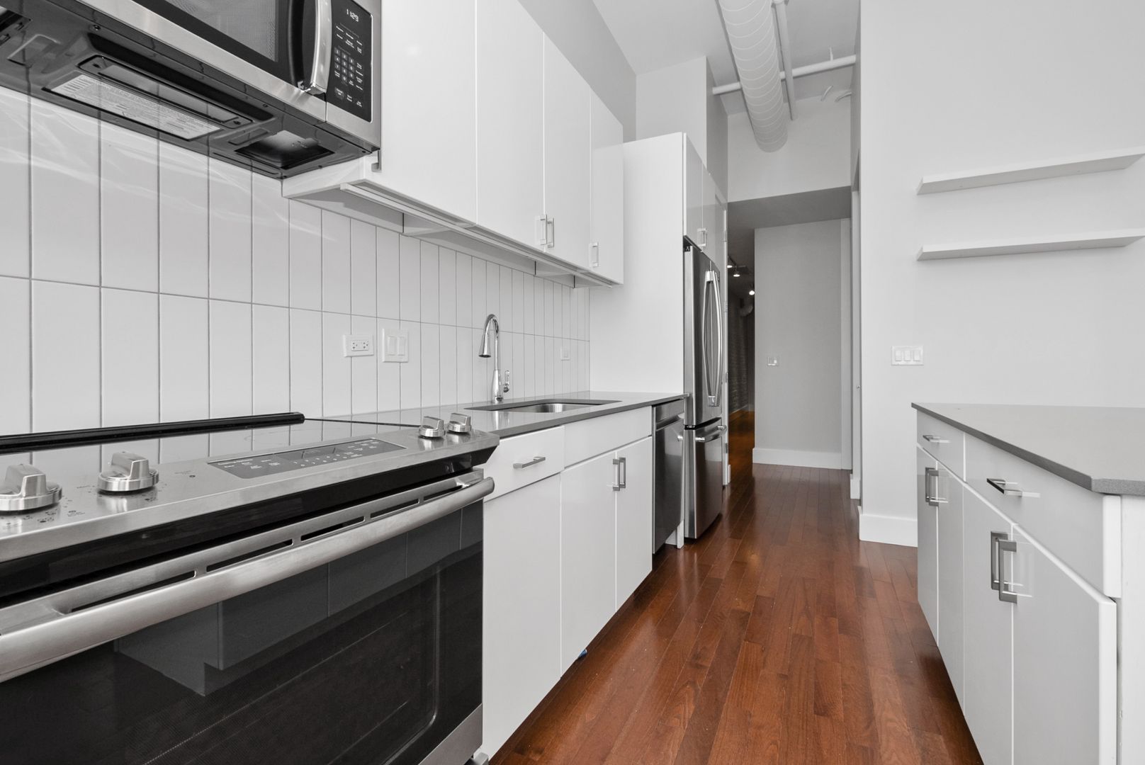 Chicago Apartment: 1421-1427 N. Milwaukee Avenue