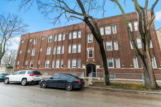 Large condo quality 2-bedroom, 1-bathroom unit with new rehab! No security deposit! Heat included! – photo 1