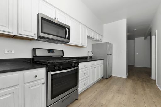 Large condo quality 2-bedroom, 1-bathroom unit with new rehab! No security deposit! Heat included! – photo 1