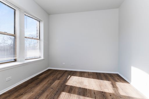Large condo quality 1-bedroom, 1-bathroom unit with new rehab! No security deposit! Heat included! – photo 1