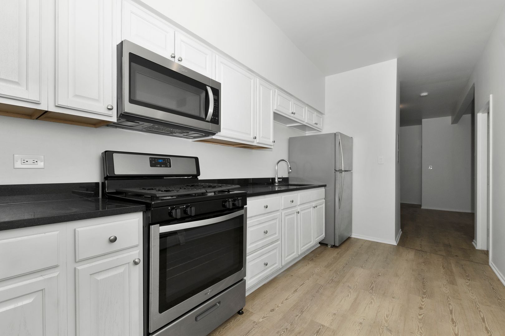 Chicago Apartment: 4420-4426 S. Michigan Avenue