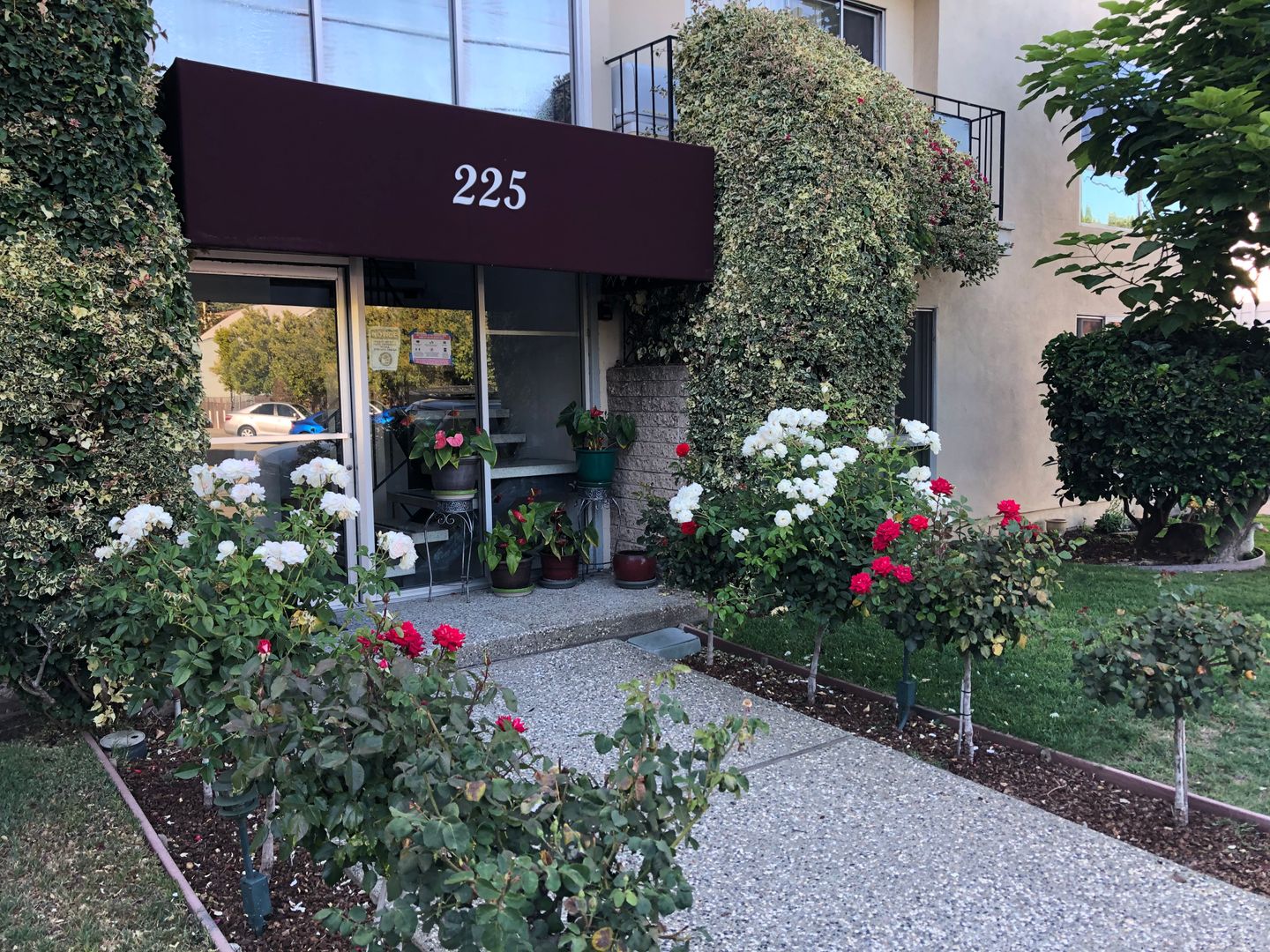 San Mateo Apartment: 225 Catalpa Street