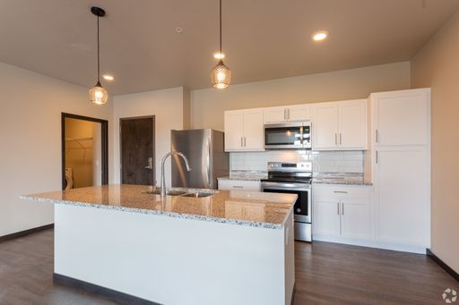 746-210 - Second Floor 1 bed / 1 bath - $1,545 (Internet/Cable included)