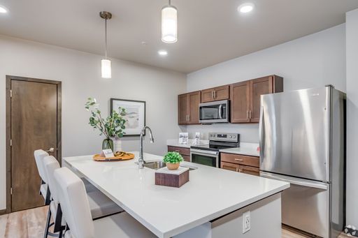 772-102 - First Floor Corner 2 Bedroom 2 Bathroom - $2,065 (Internet/Cable included) – photo 1