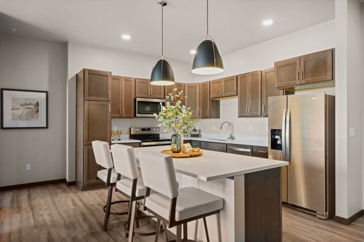 840-313 - Third Floor 2 bed / 2 bath Apartment - $2,090 – photo 1