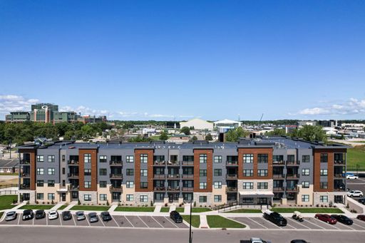 840-217 Second Floor Mini 1 bed / 1 bath Apartment - $1,440 – photo 1