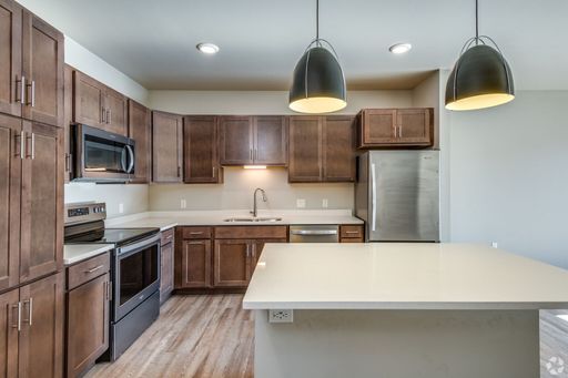 798-316 - Third Floor 1 Bed + Den / 1 bath - $1,775 – photo 1