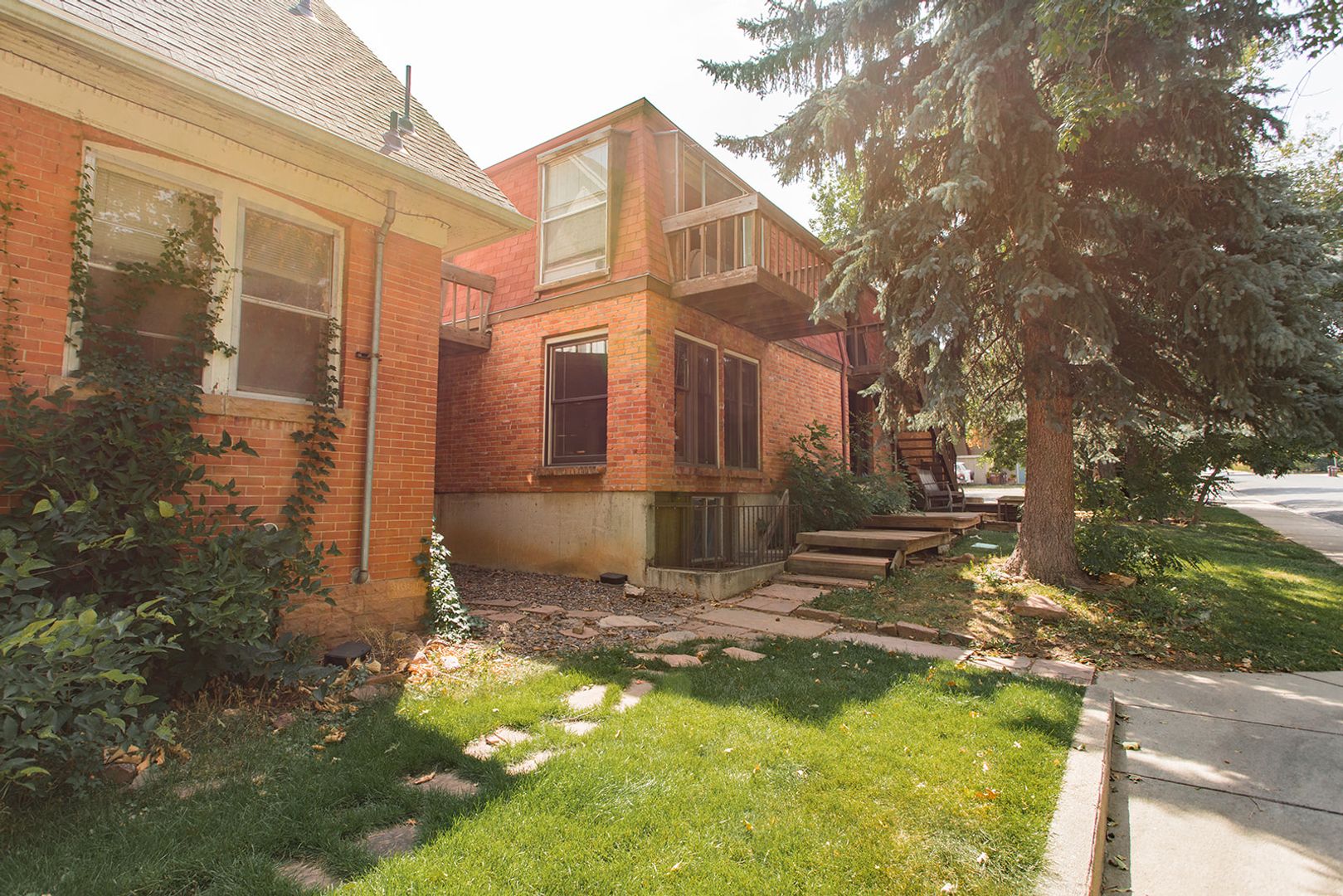 Boulder Apartment: 604 Marine St.