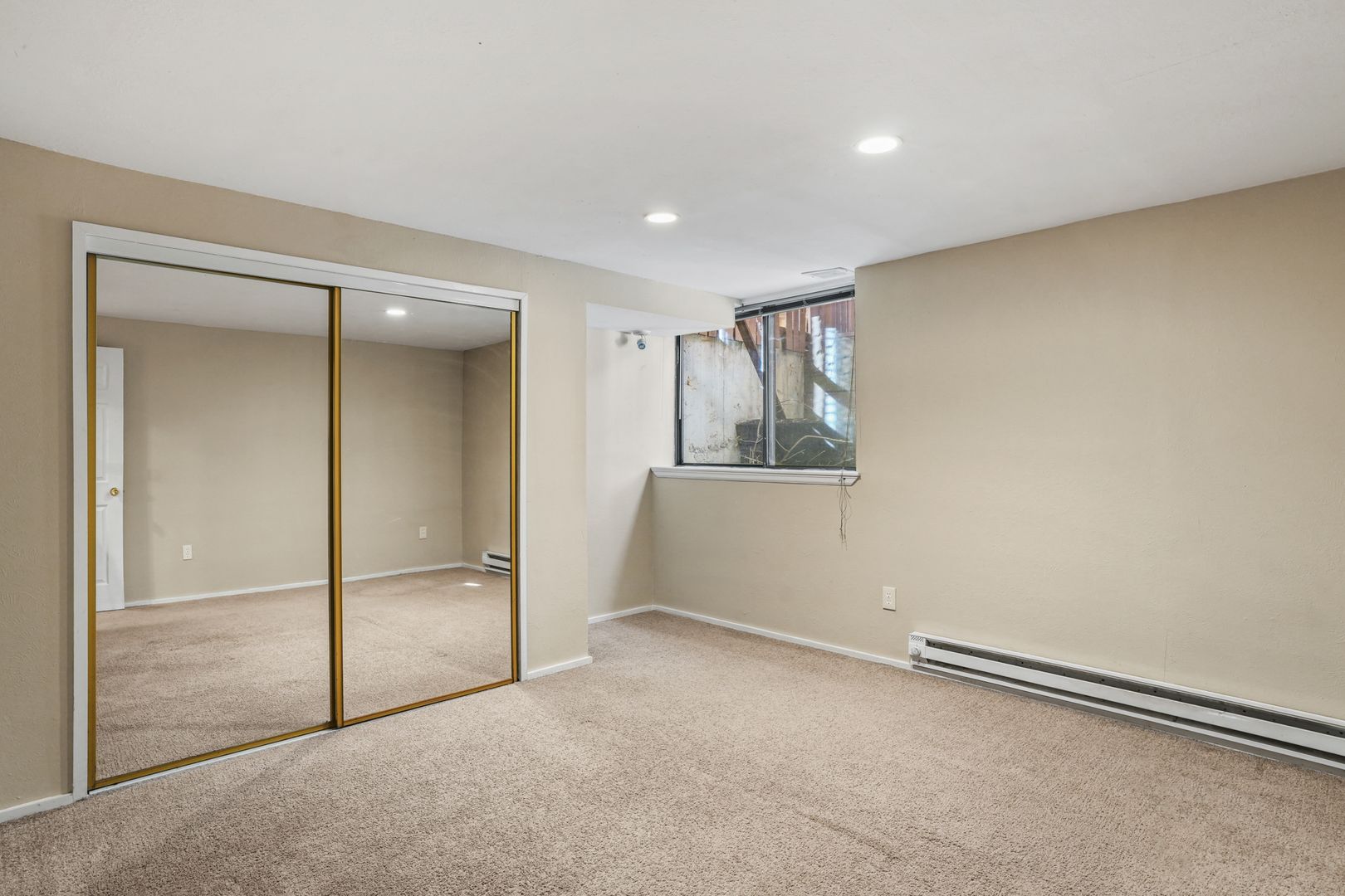 2633 Juniper Ave. 13 of 15
