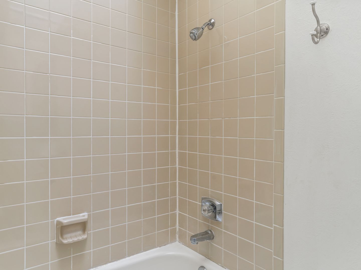 2633 Juniper Ave. 8 of 12