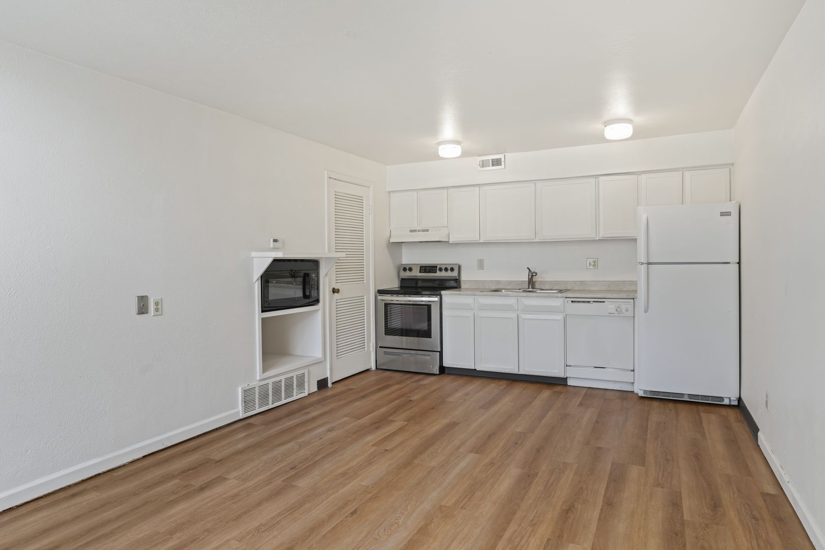 Crestview Townhomes 8 of 12