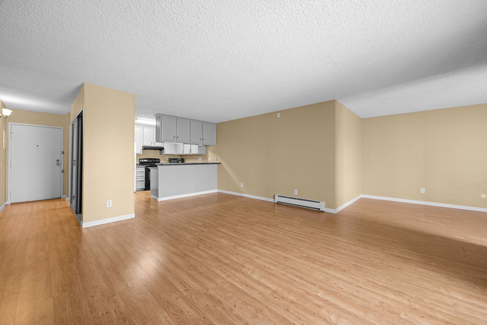 Denver House: 3460 S Poplar Street