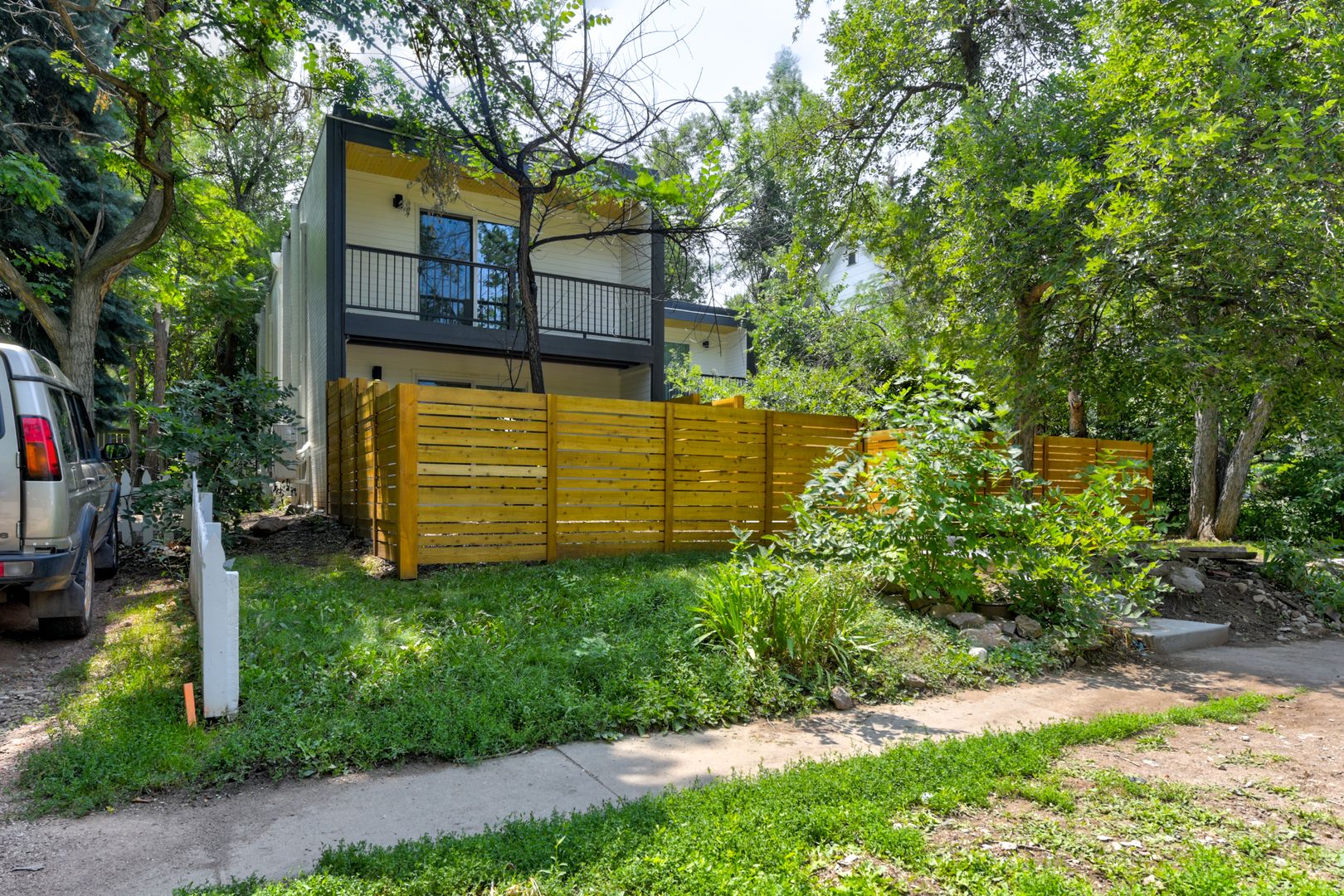 Bouder Apartment: 616 Marine St.