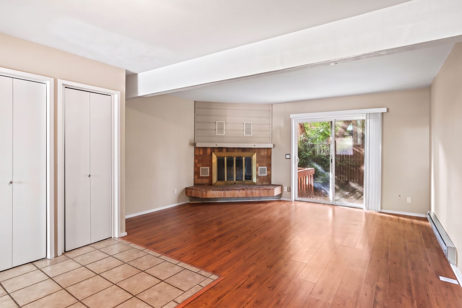 2633 Juniper Ave. 4 of 12
