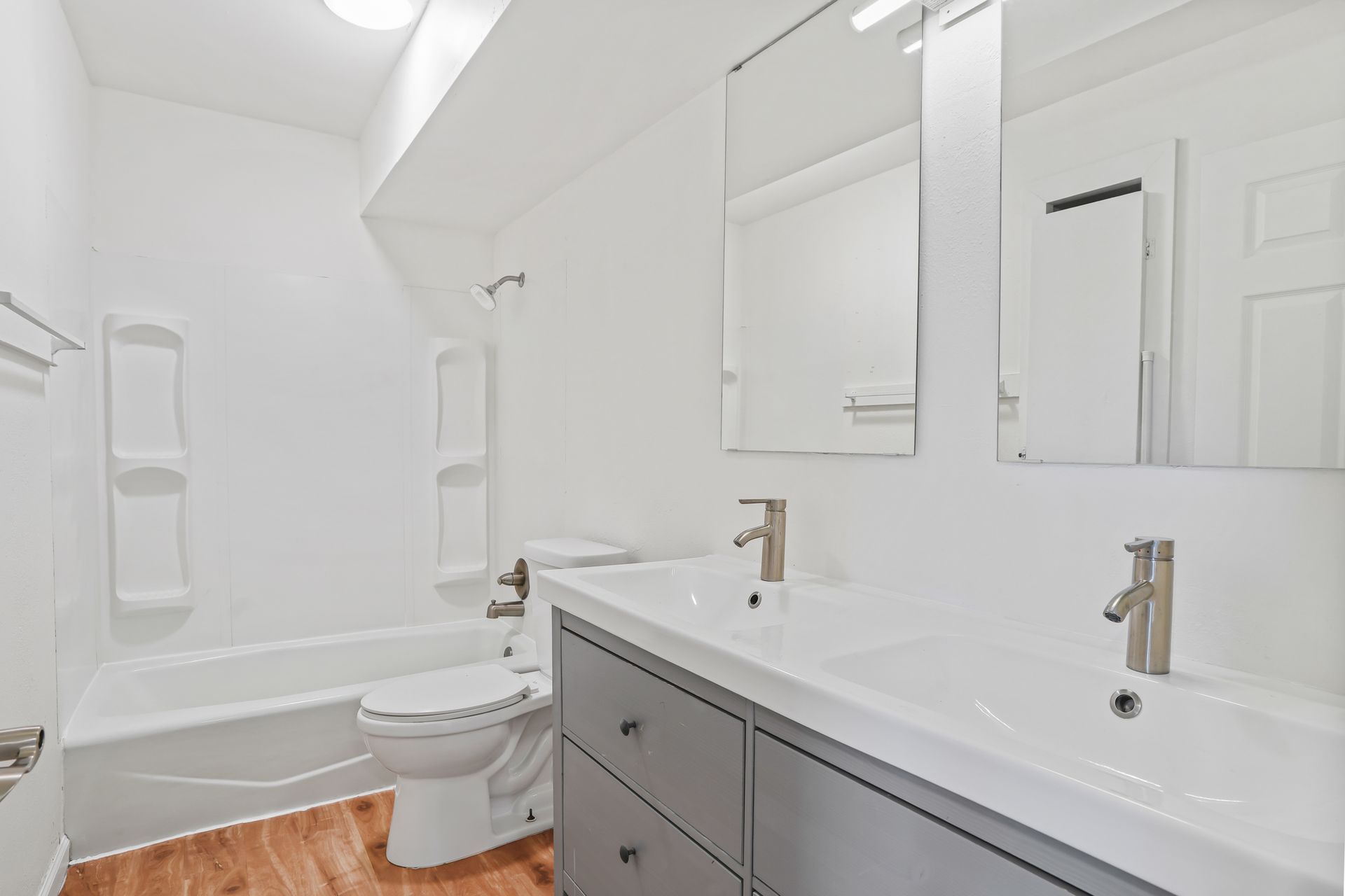 Stunning Top-Floor 3-Bedroom Longmont Residence with Bright Sun-Drenched Rooms 2 of 12