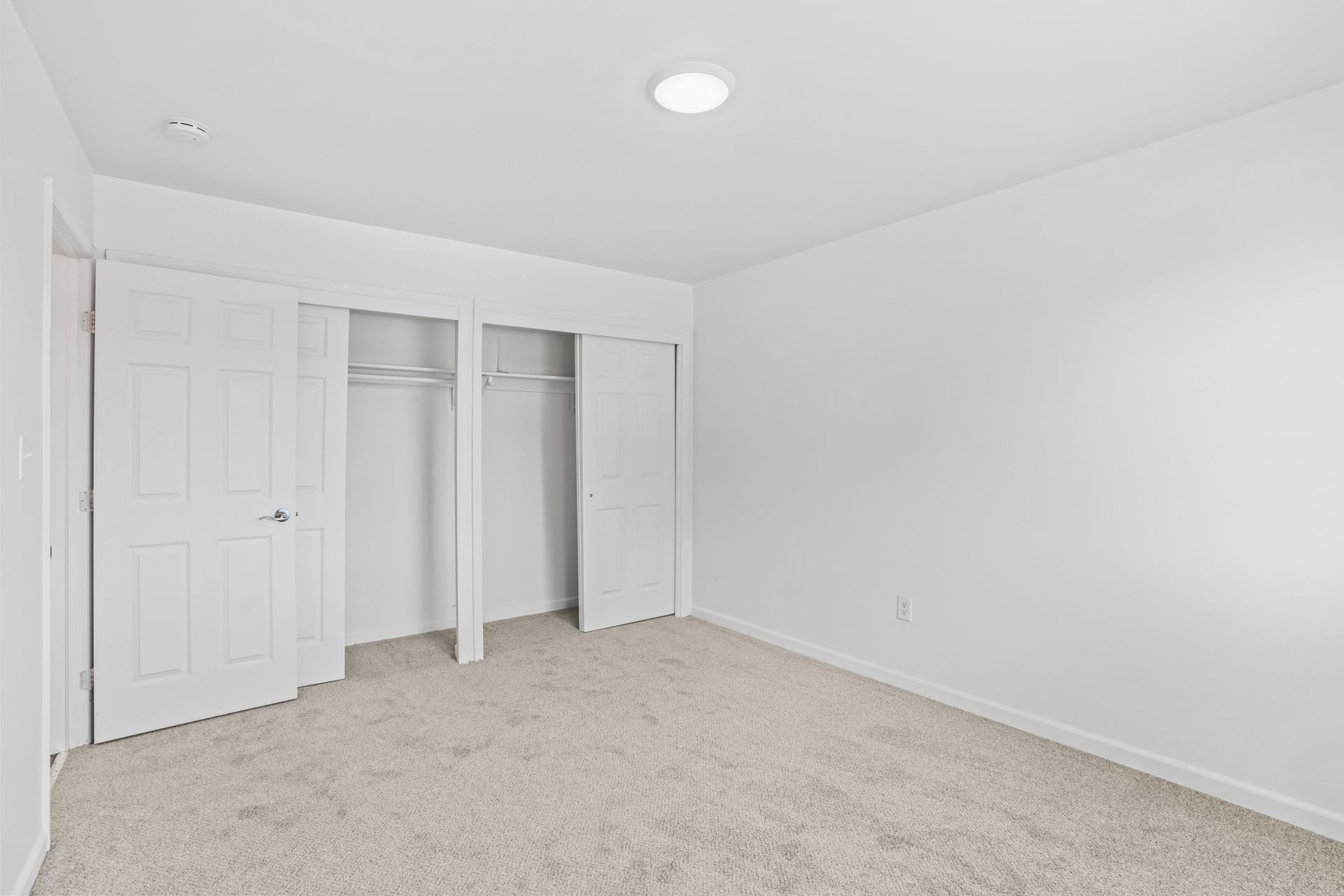 Stunning Top-Floor 3-Bedroom Longmont Residence with Bright Sun-Drenched Rooms 8 of 12