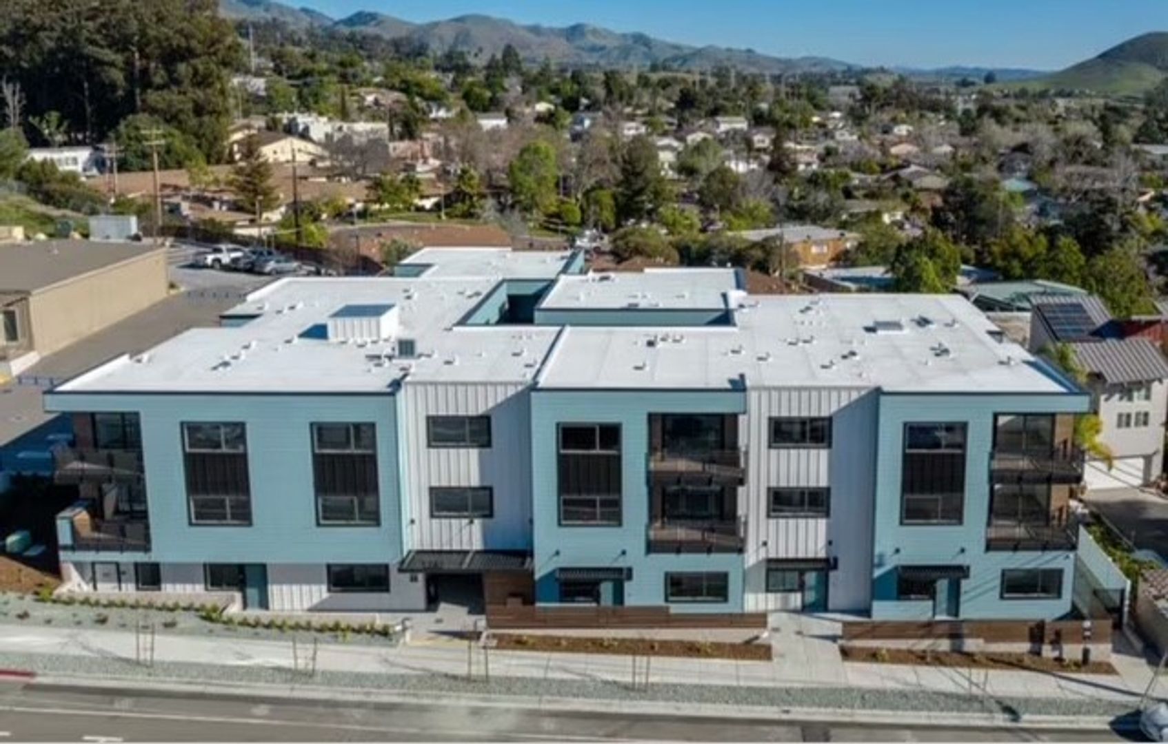 San Luis Obispo House: 1241 Laurel Lane Apartments