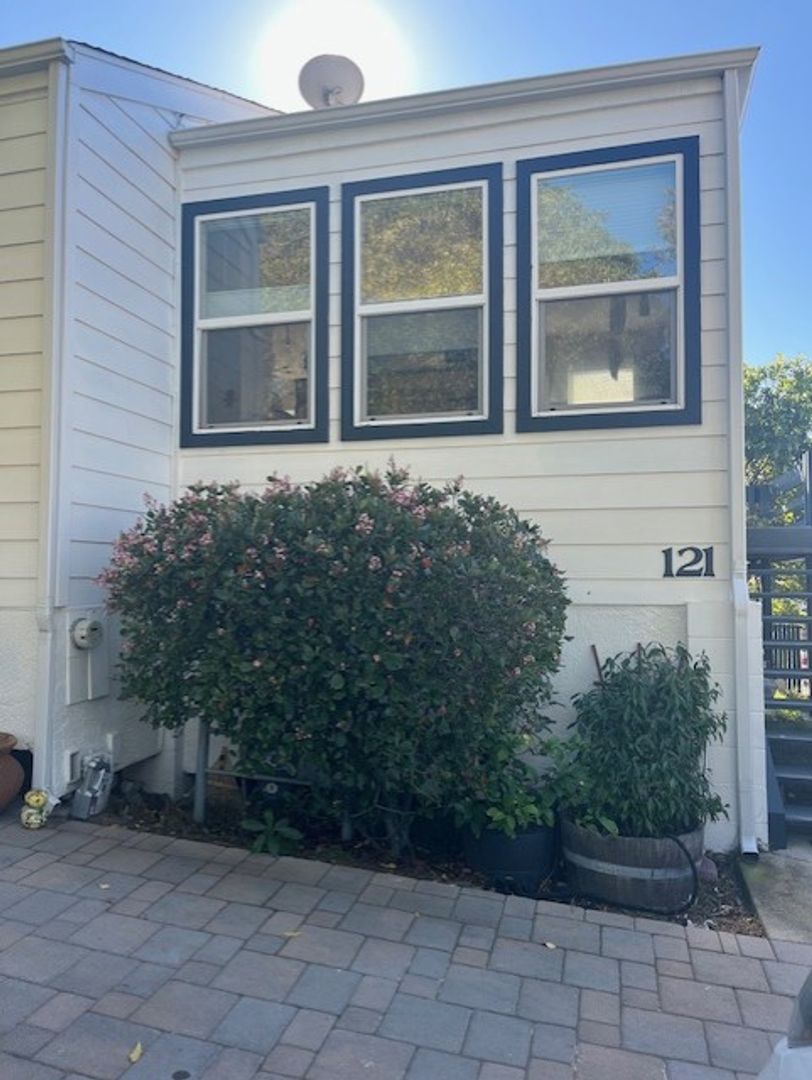 San Luis Obispo House: 121 Fontana Avenue