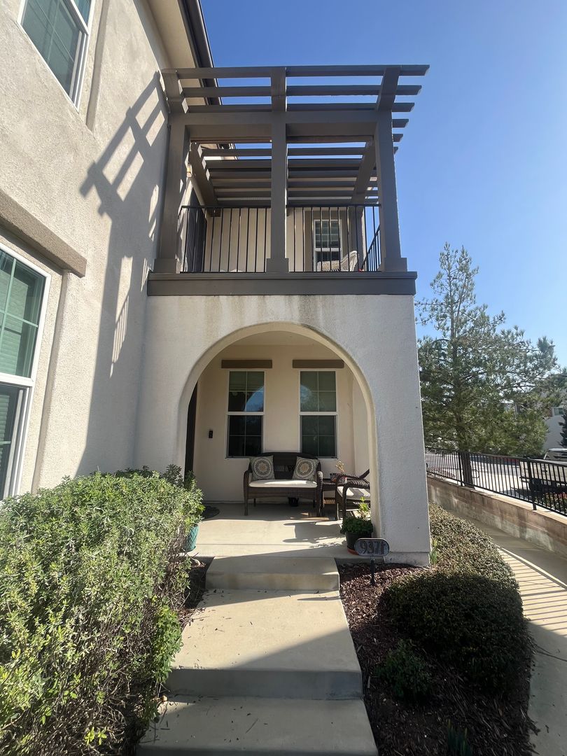 Atascadero House: 9371 Cadencia Court