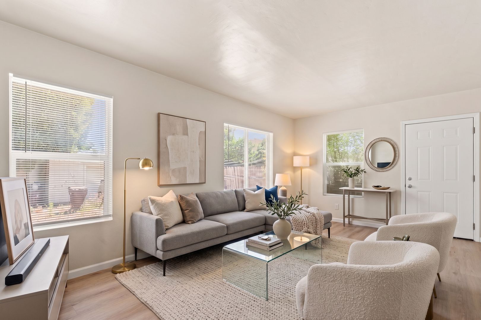 Oakland Apartment: 6124 Hayes St