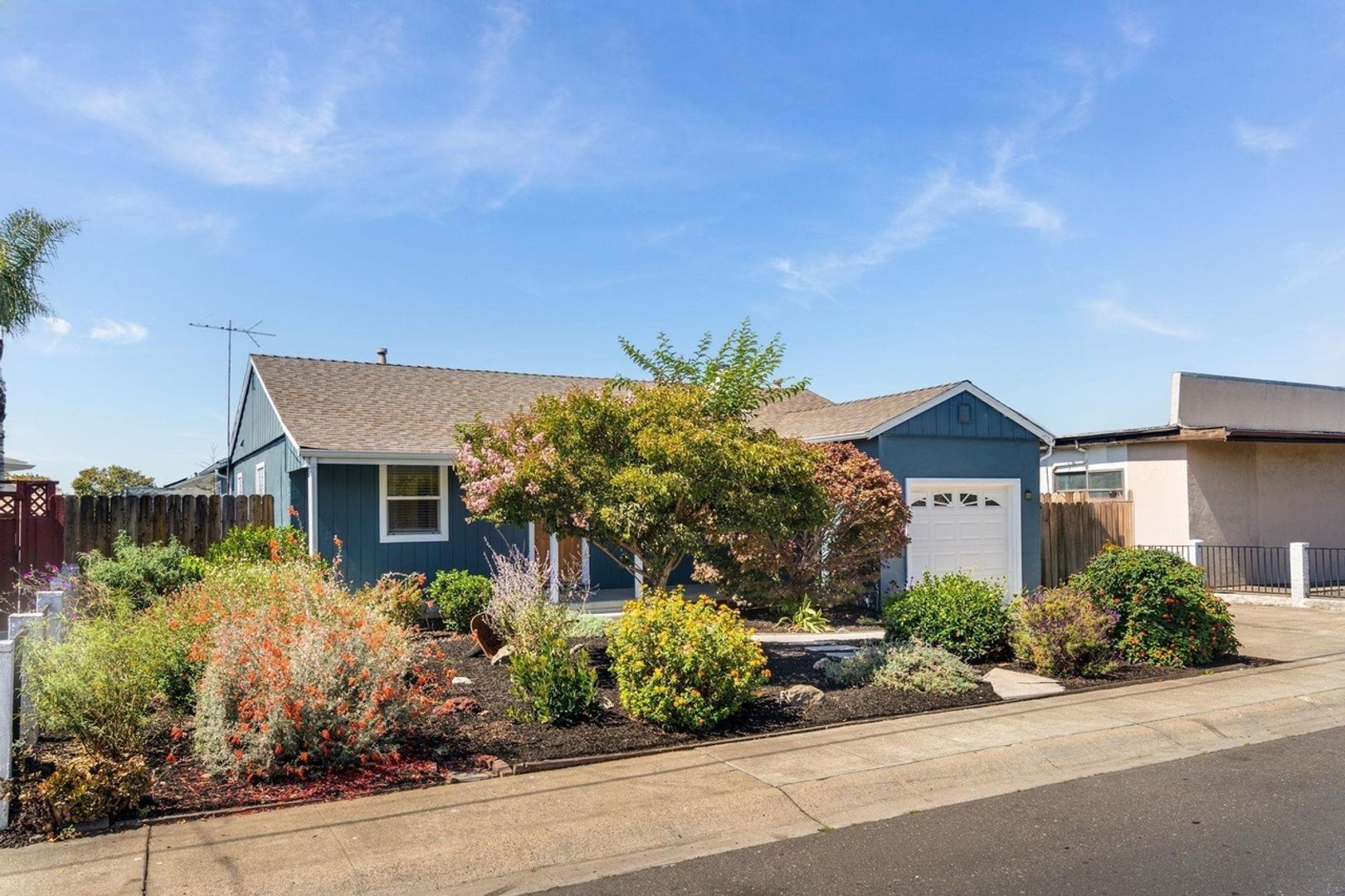San Leandro House: 15009 Kesterson
