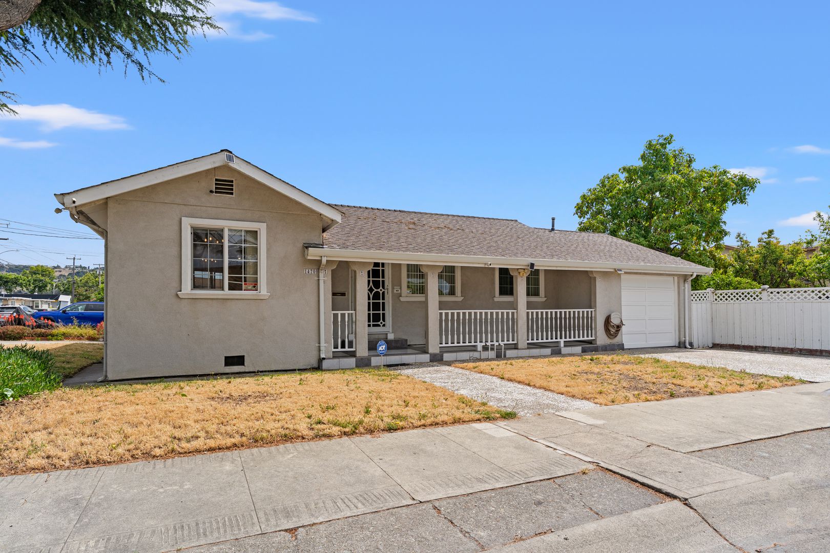 San Leandro House: 14700 Pansy St