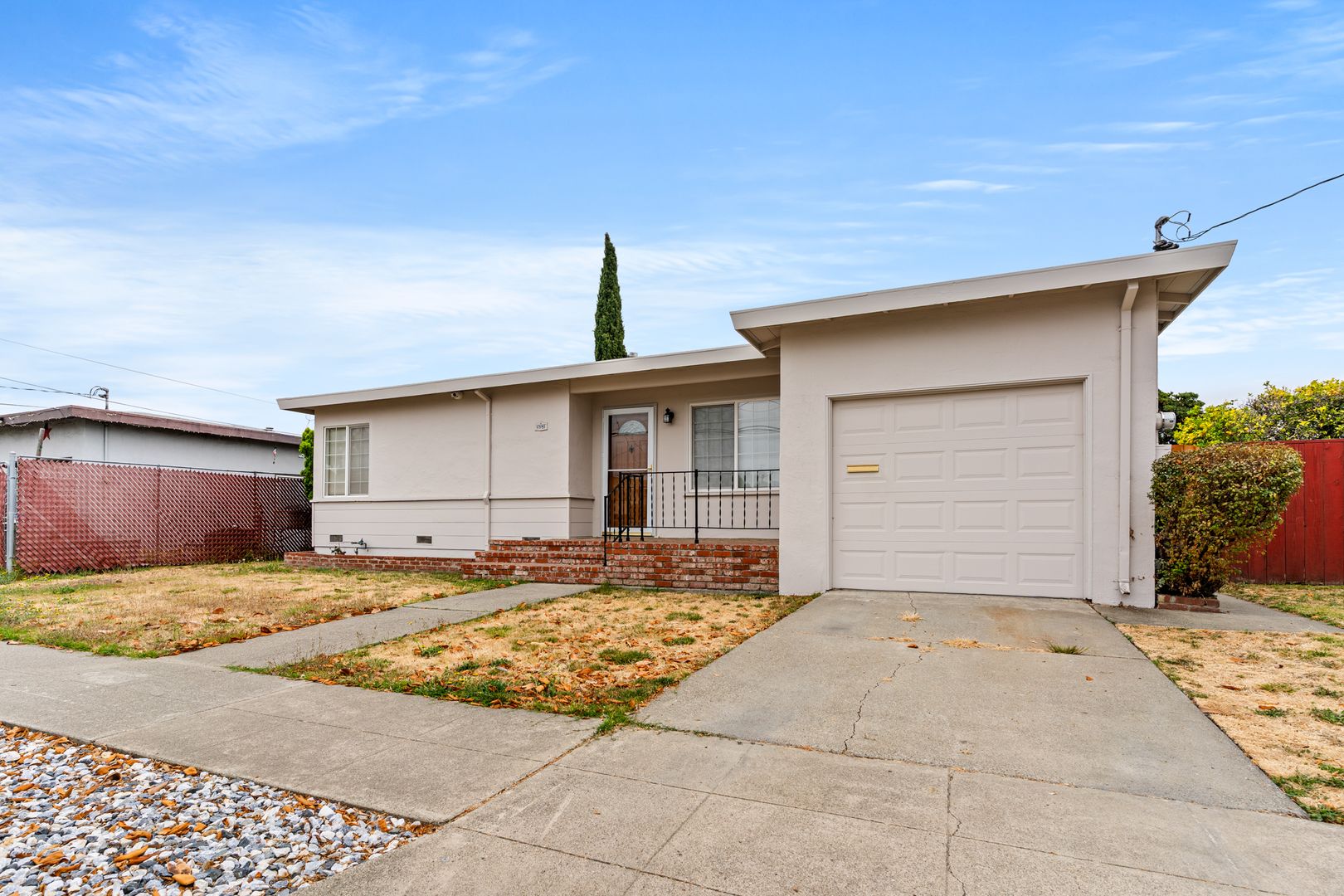 Hayward House: 26539 Flamingo Ave