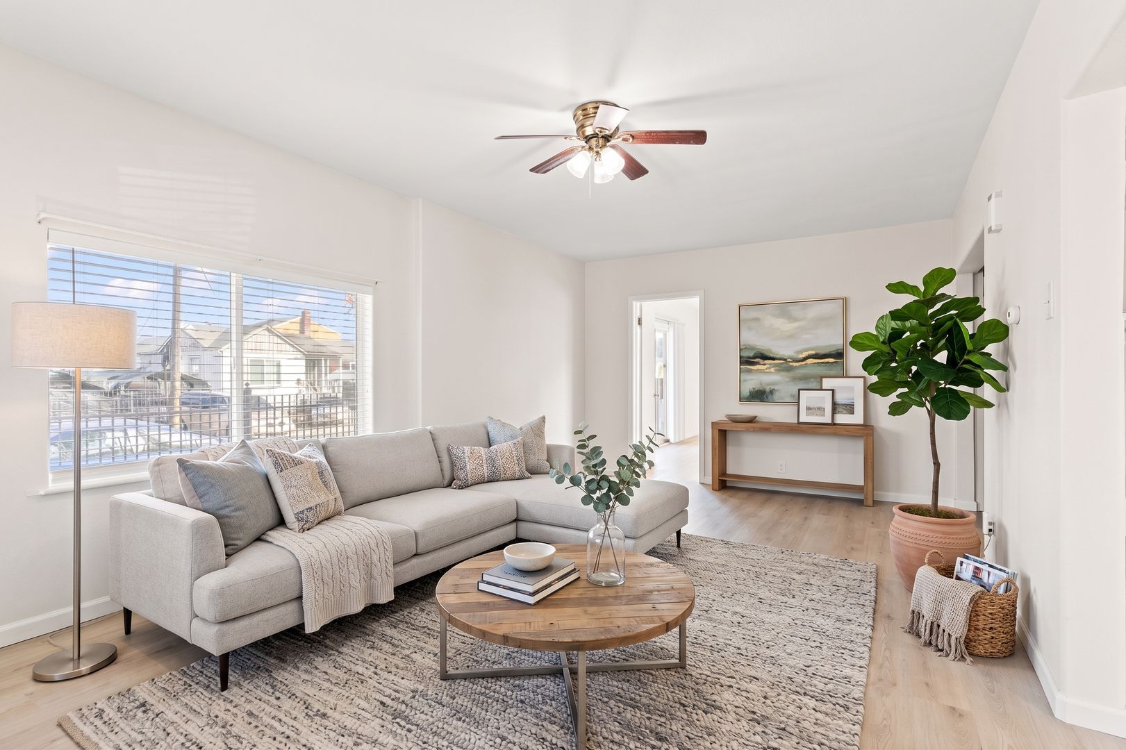 Oakland House: 1900 103rd Ave