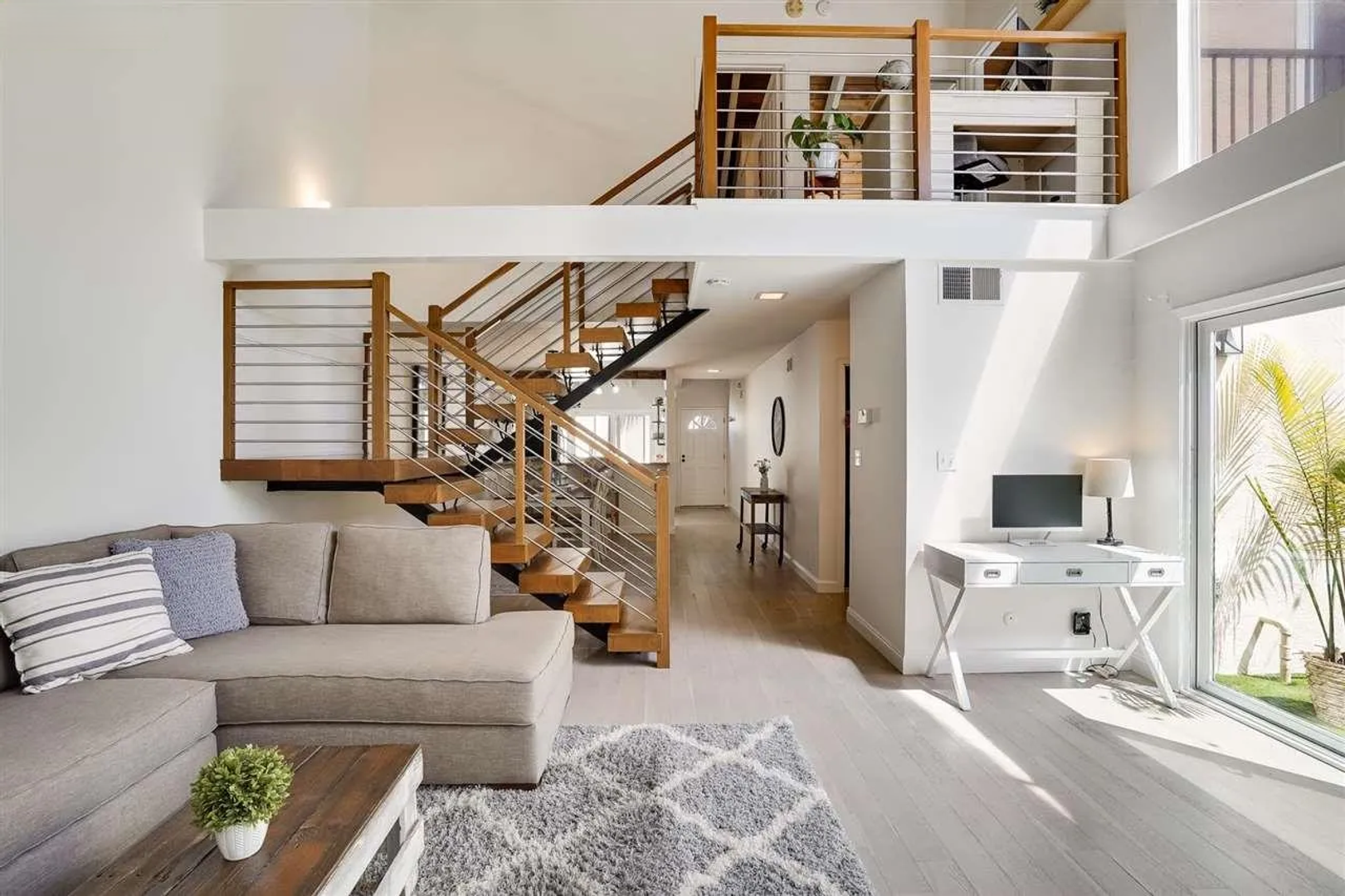 Alameda Townhome: 513 Willow St