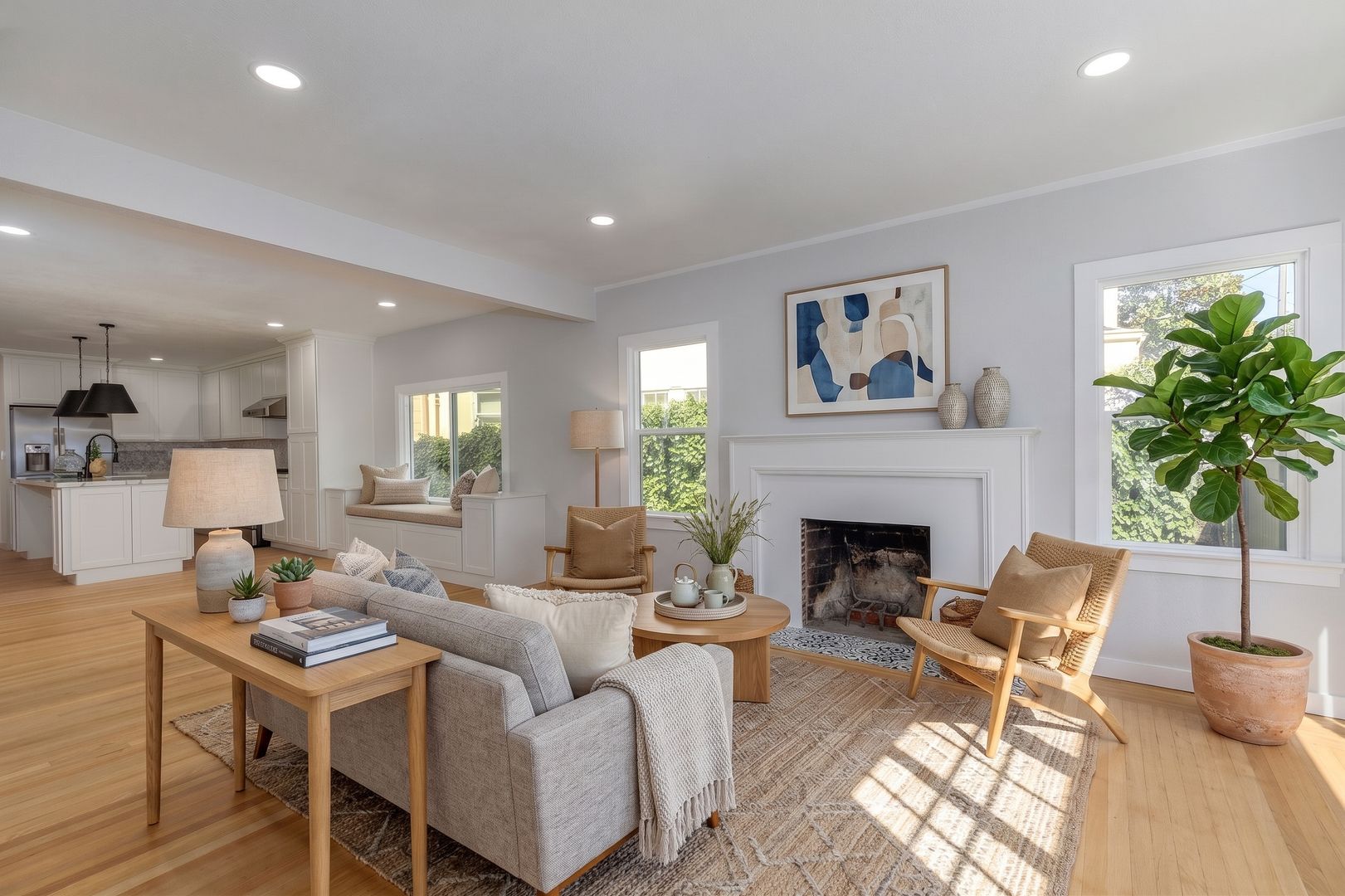 San Leandro House: 330 Broadmoor