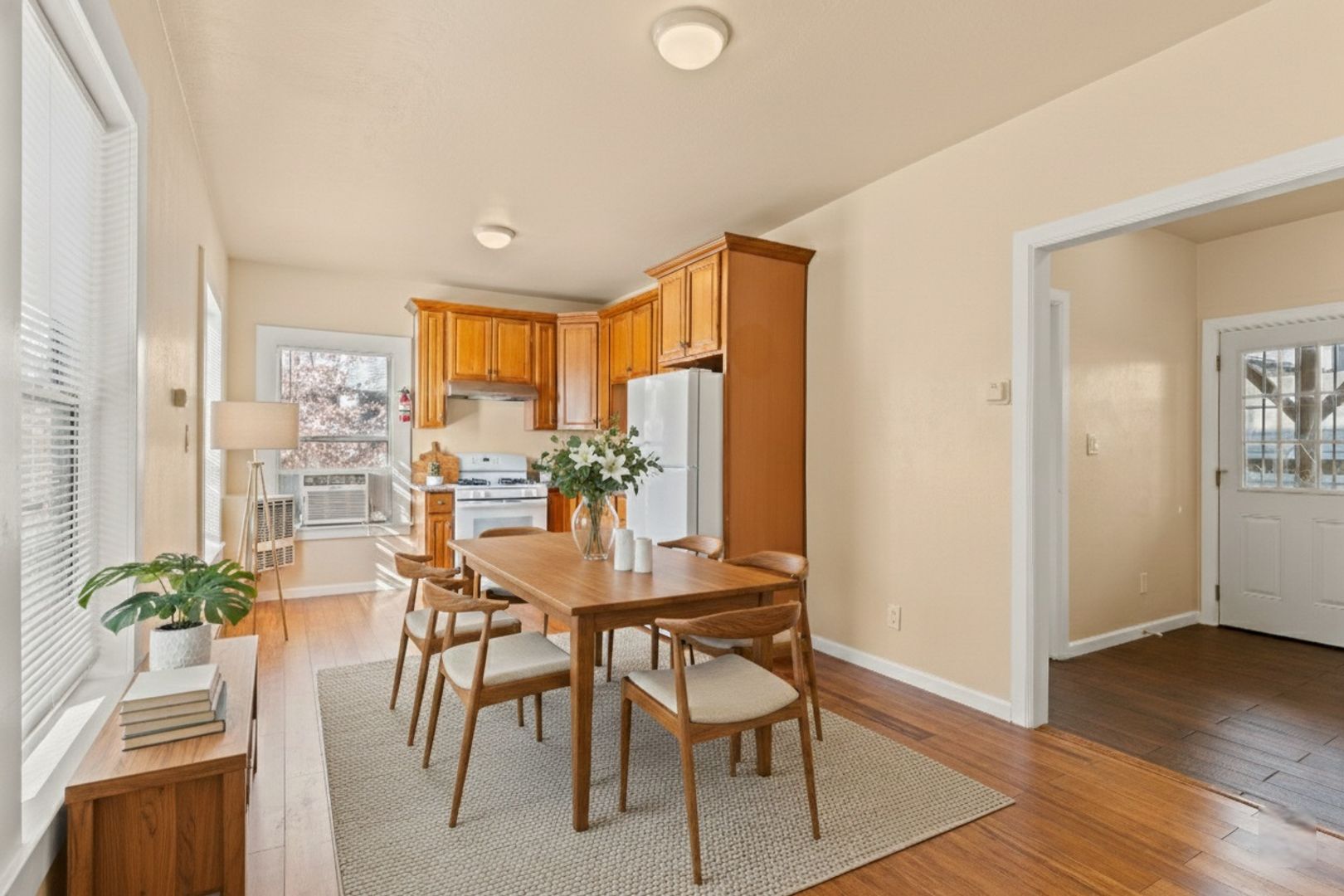 Oakland Apartment: 516  West MacArthur Blvd