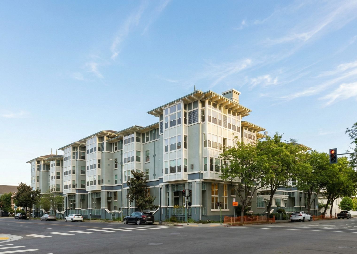 Oakland Condo: 655 12th St