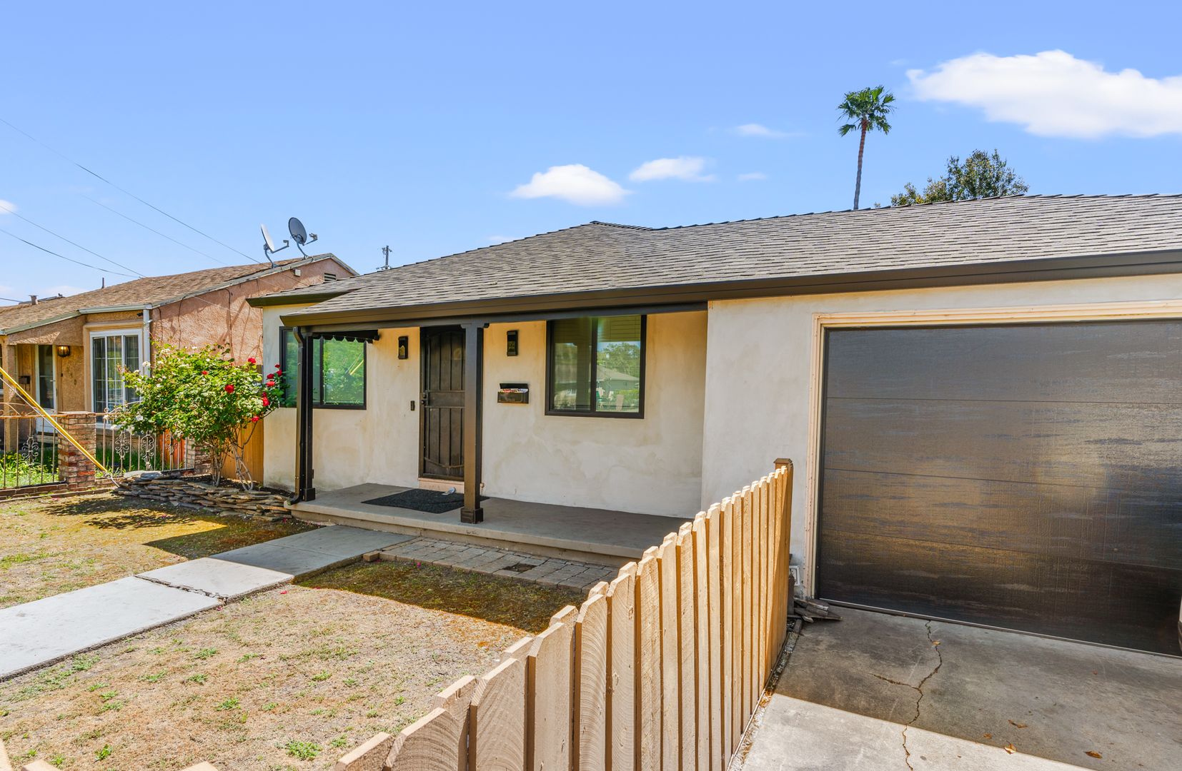 Hayward House: 317 Tennyson Rd