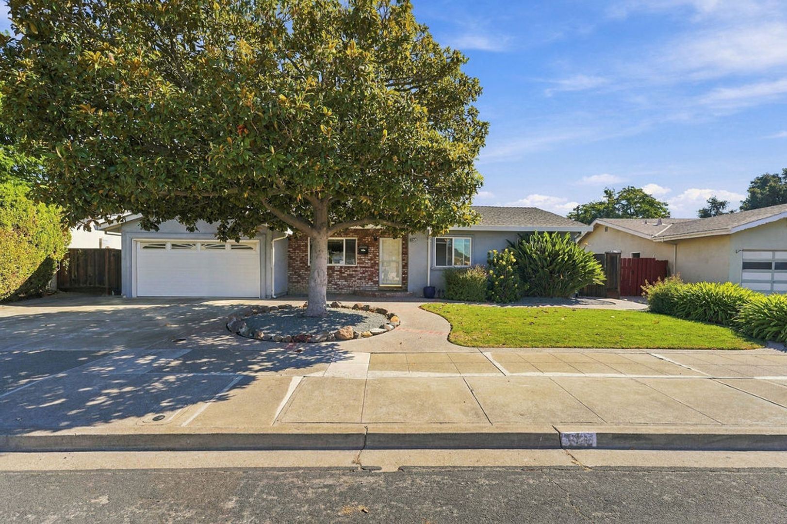 Dublin House: 8525 Bandon Dr