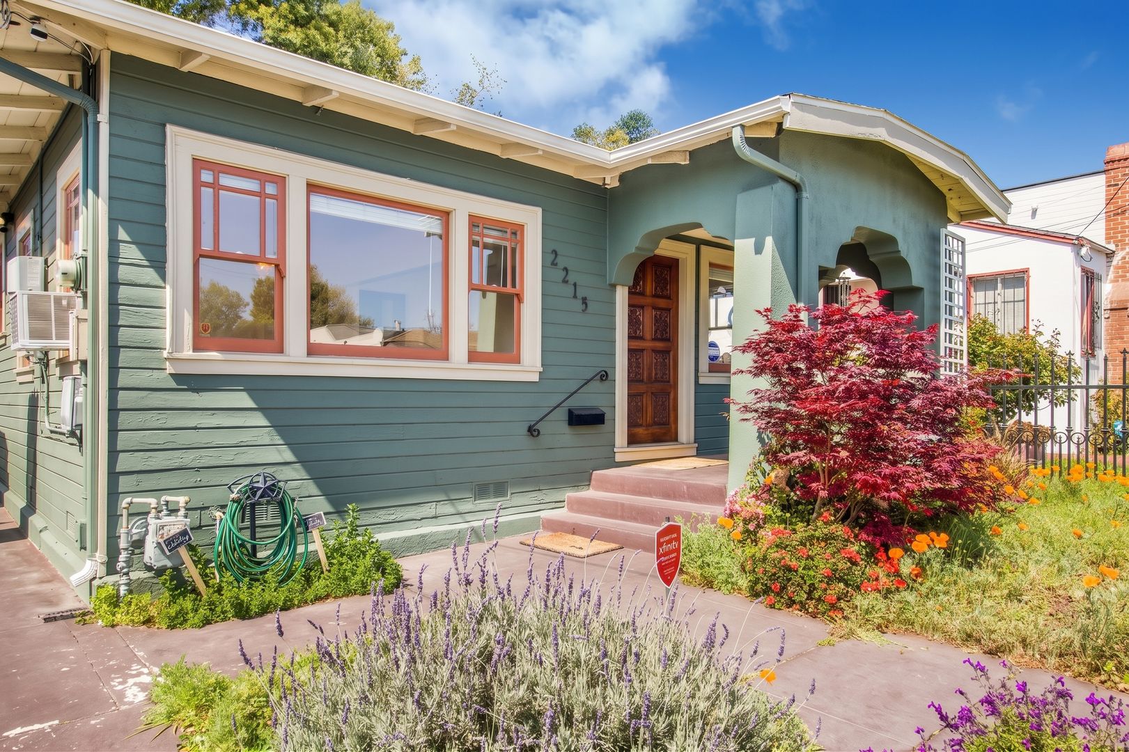 Oakland House: 2215 57th Ave