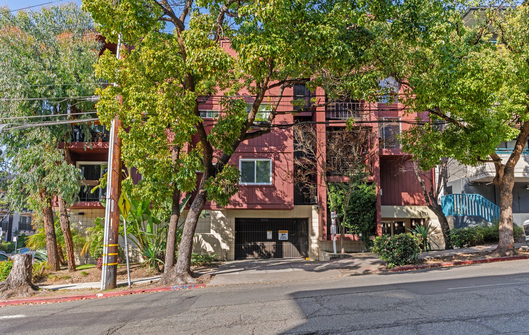 Oakland Condo: 3751 Harrison St