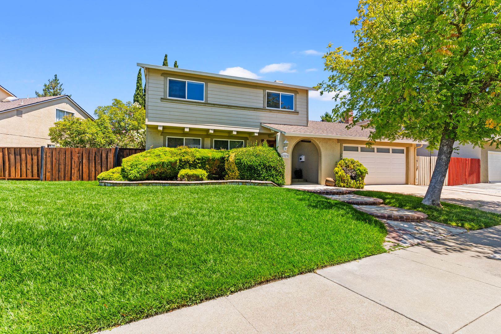 Pleasanton House: 6923 Lassen St