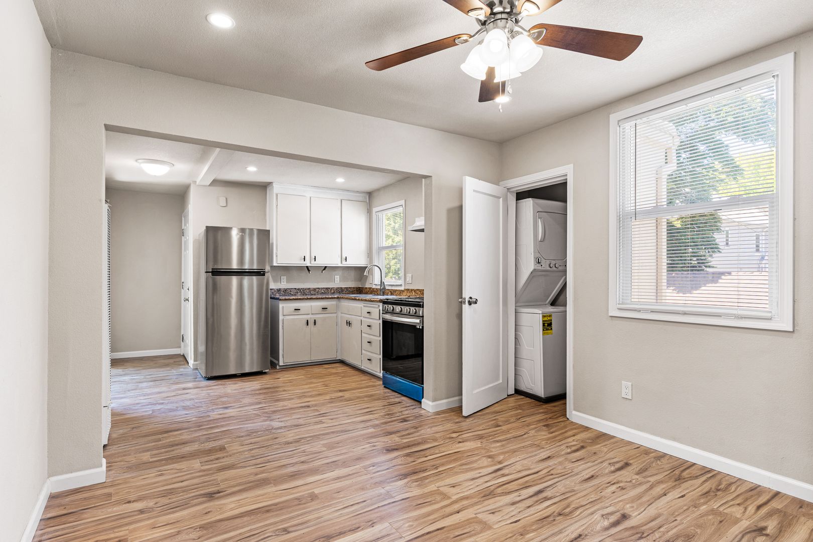 Alameda Apartment: 1431 Stanton St