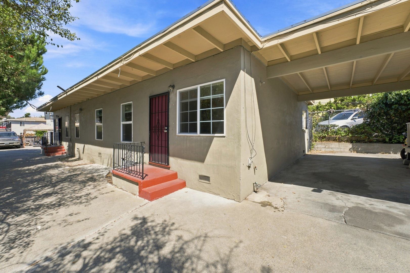 Oakland Apartment: 3519 68th Ave