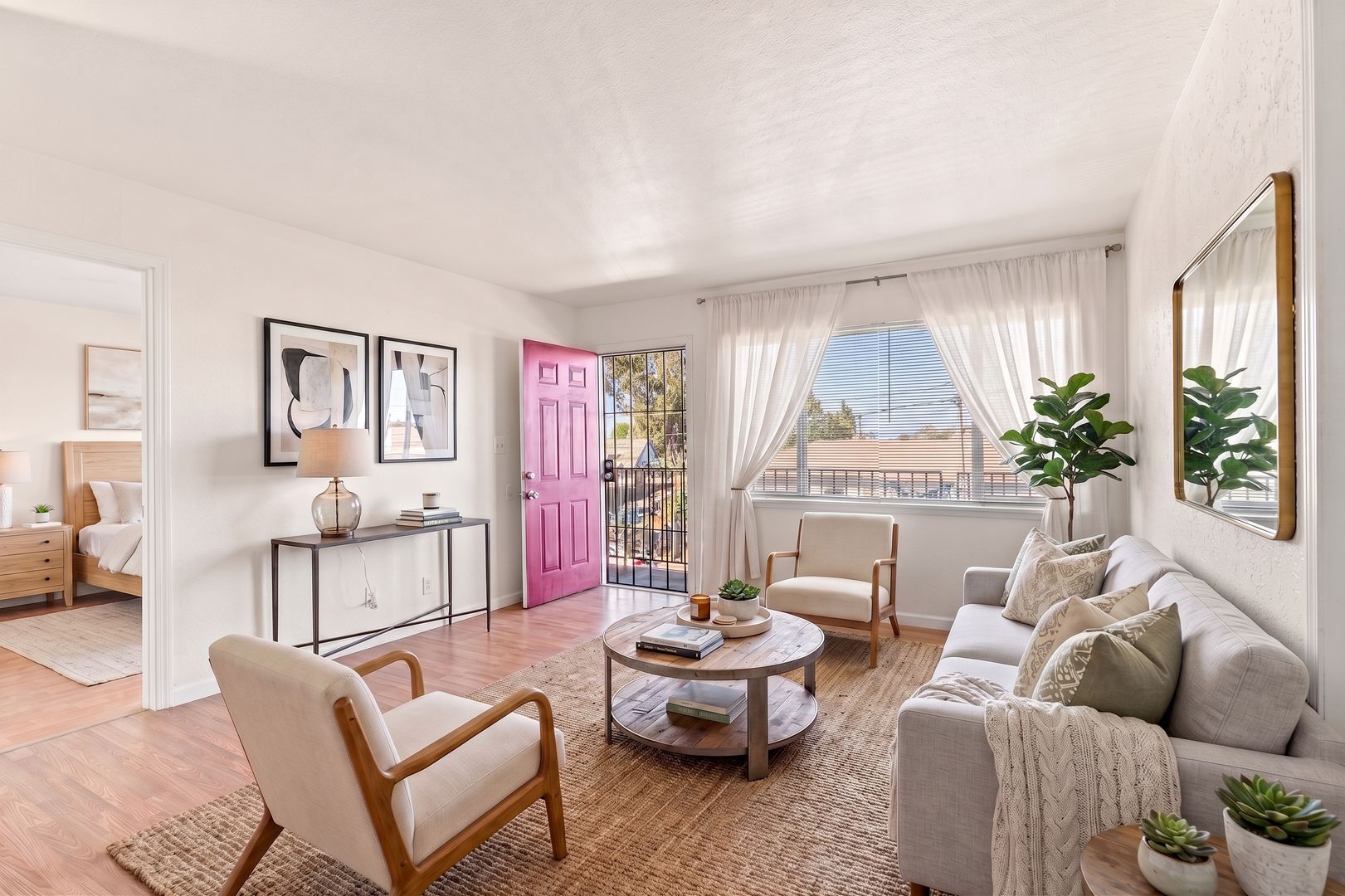 Oakland Apartment: 10100 Walnut St - 03