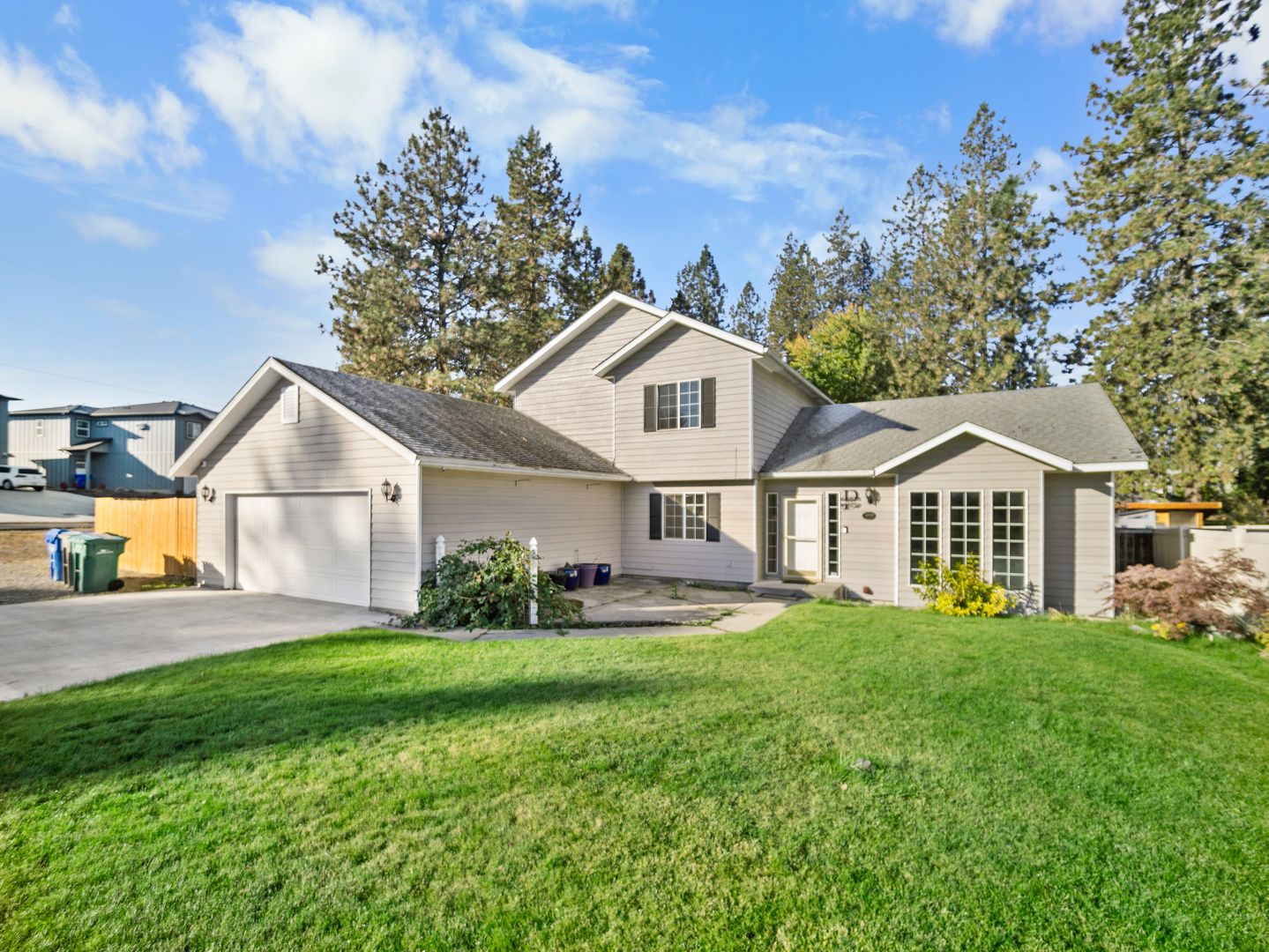 Spacious Home with Fenced Yard & Garage – Pet Friendly!