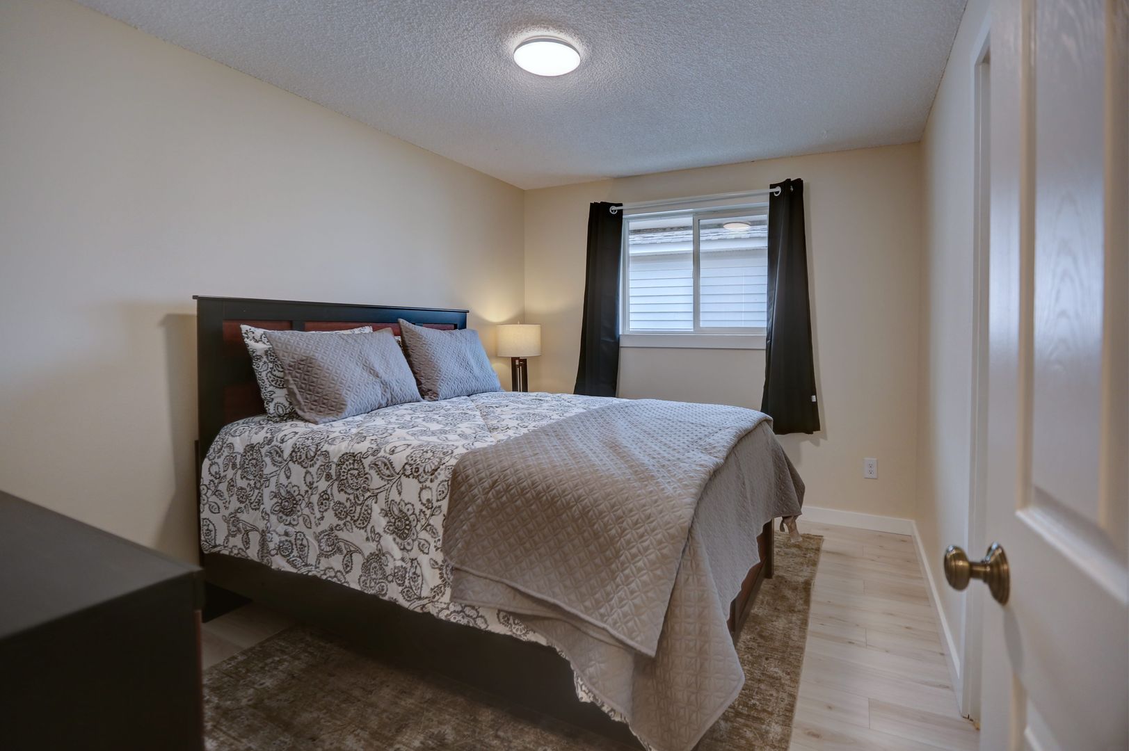 1206 E Heroy Ave 4 of 12