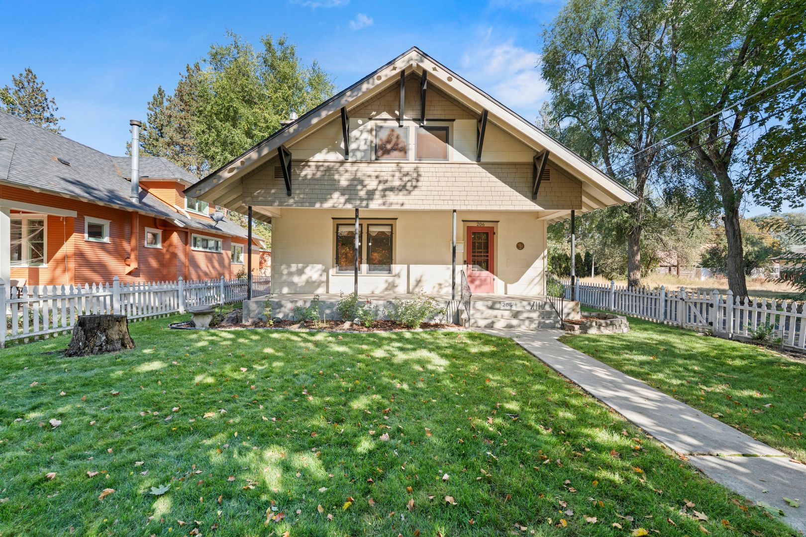 Spokane House: 206 W Waverly Pl