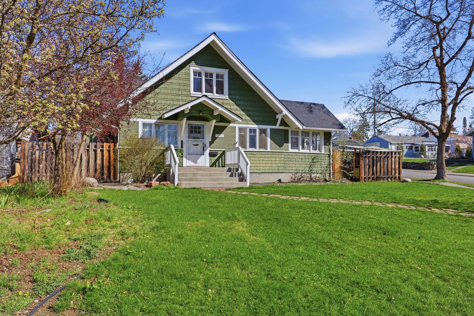 3402 W Kiernan Ave 3 of 12