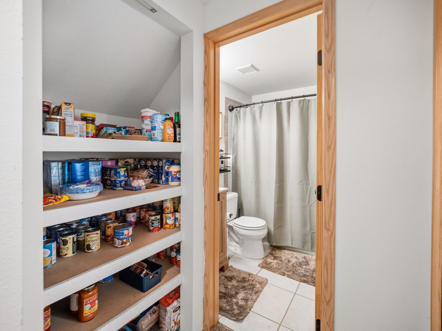 Laundry room at 1618 N Potomac River Ln