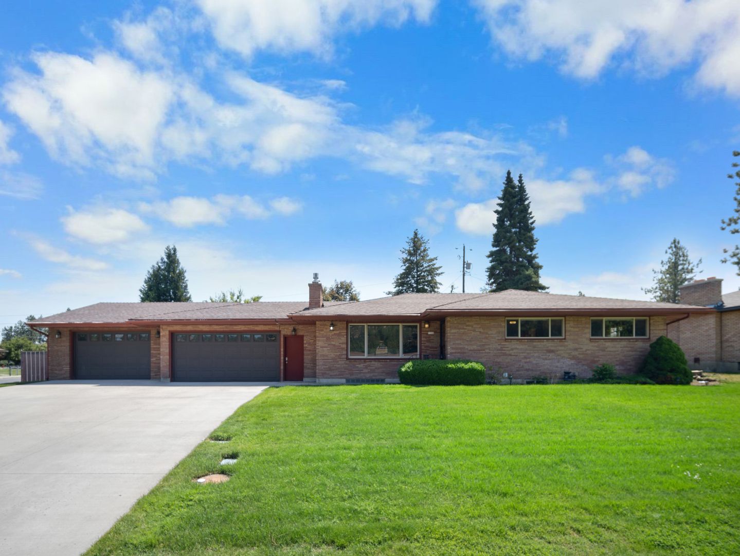 Spokane House: 7310 N Fox Point Drive