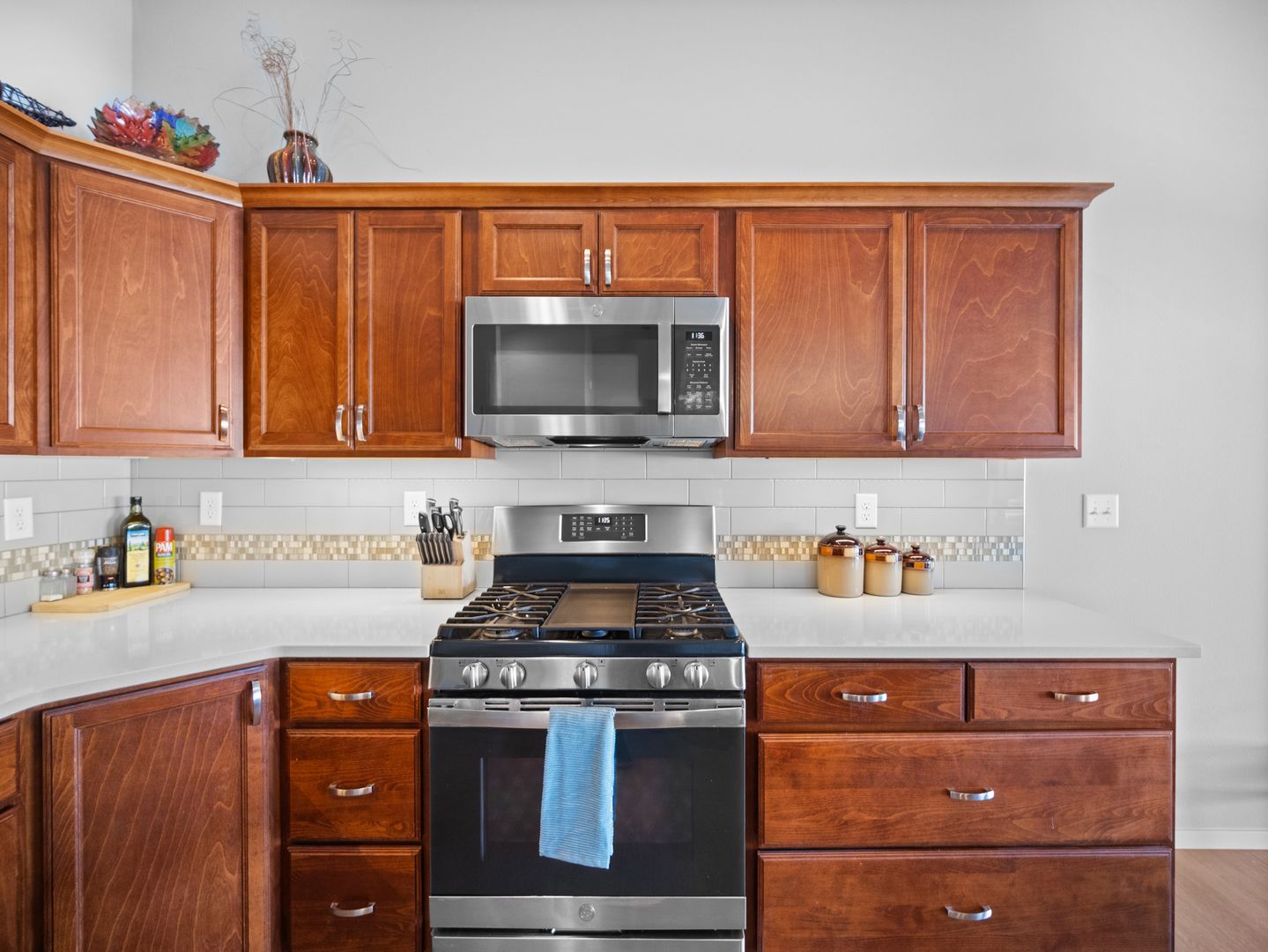 14611 E 31st Avenue 11 of 53